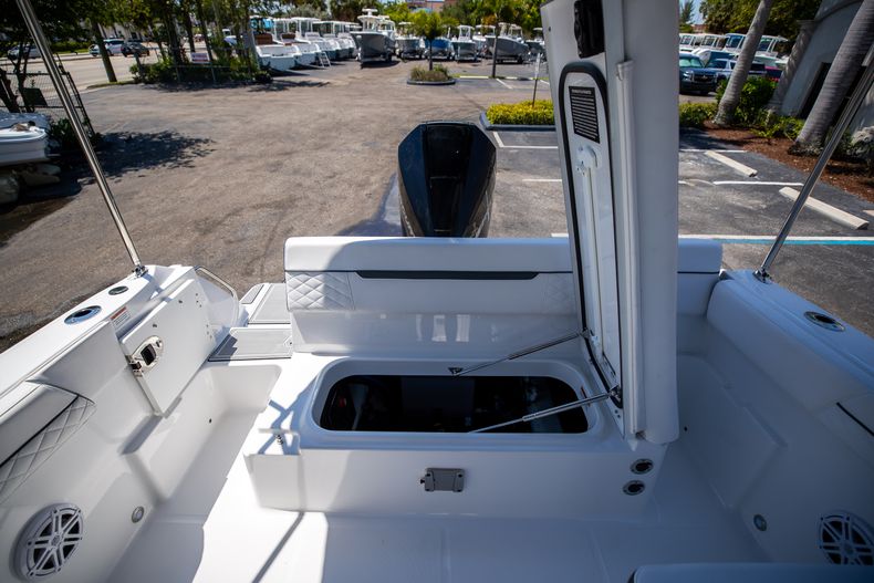 Thumbnail 12 for New 2022 Blackfin 232DC boat for sale in West Palm Beach, FL