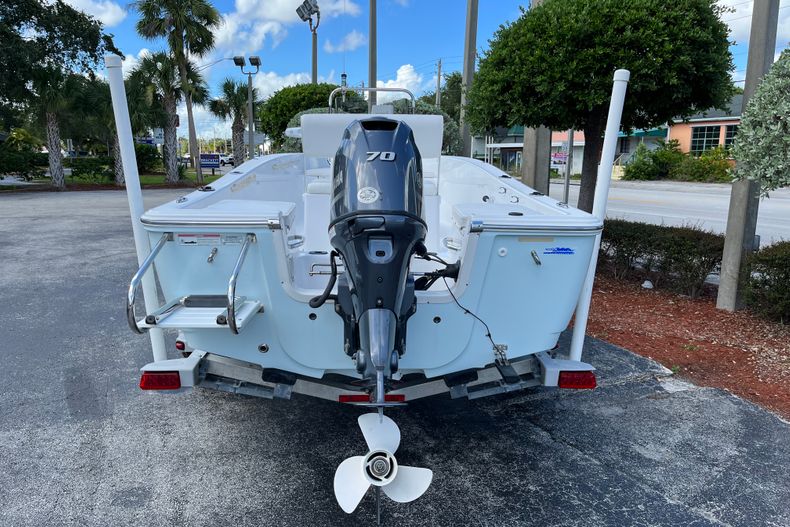 Thumbnail 5 for Used 2016 Sportsman 17 Island Reef boat for sale in Vero Beach, FL