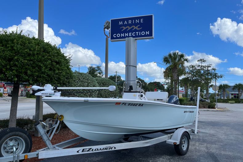 Thumbnail 6 for Used 2016 Sportsman 17 Island Reef boat for sale in Vero Beach, FL