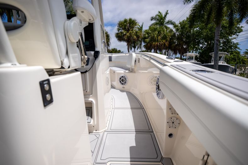 Thumbnail 18 for Used 2021 Cobia 280 cc boat for sale in West Palm Beach, FL