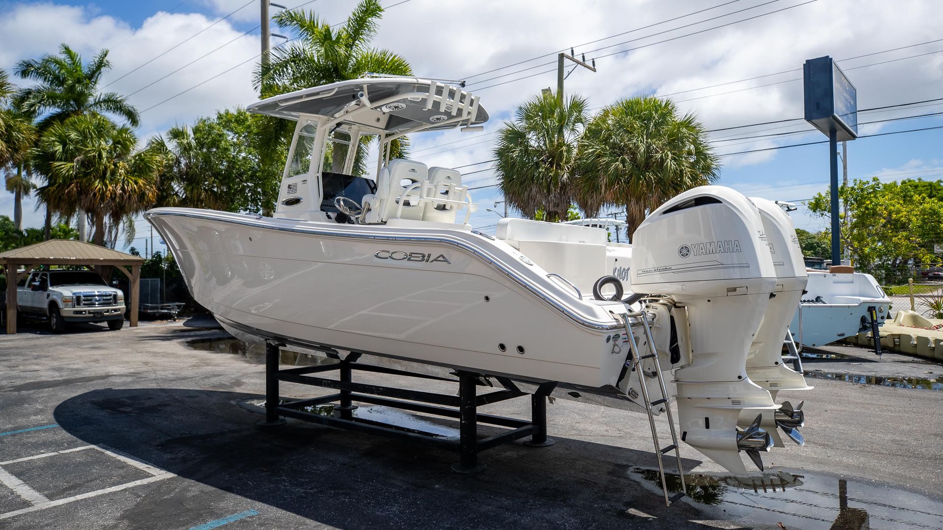 Used 2021 Cobia 280 cc #D007 image 8