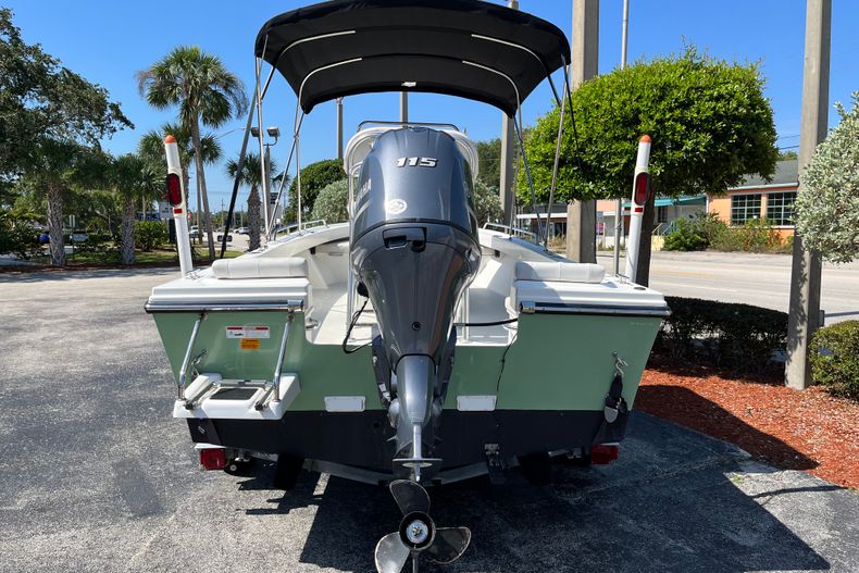 Thumbnail 4 for Used 2016 PARKER 1801 boat for sale in Vero Beach, FL