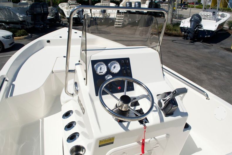 Thumbnail 10 for New 2014 Bulls Bay 2000 Bay Boat boat for sale in Miami, FL