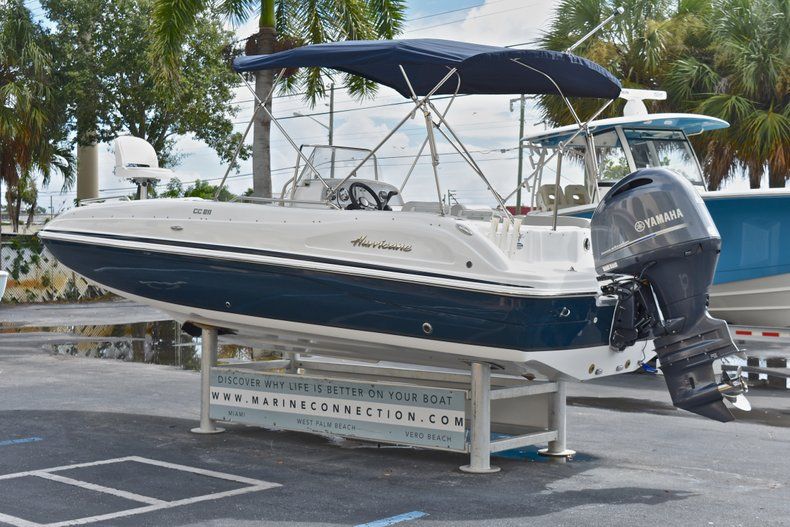 Thumbnail 5 for New 2017 Hurricane 211 SunDeck Sport OB boat for sale in West Palm Beach, FL