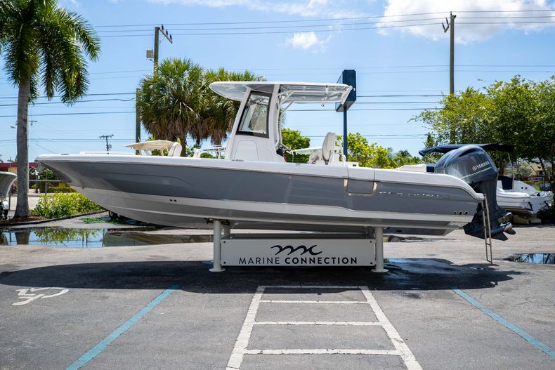 Thumbnail 4 for New 2022 Sea Hunt Escape 27 boat for sale in Stuart, FL