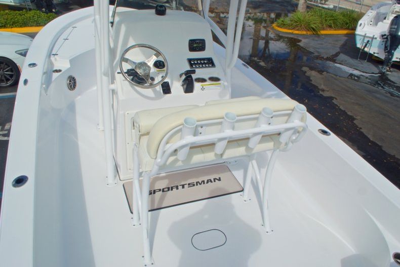 Thumbnail 8 for New 2014 Sportsman Masters 247 Bay Boat boat for sale in West Palm Beach, FL