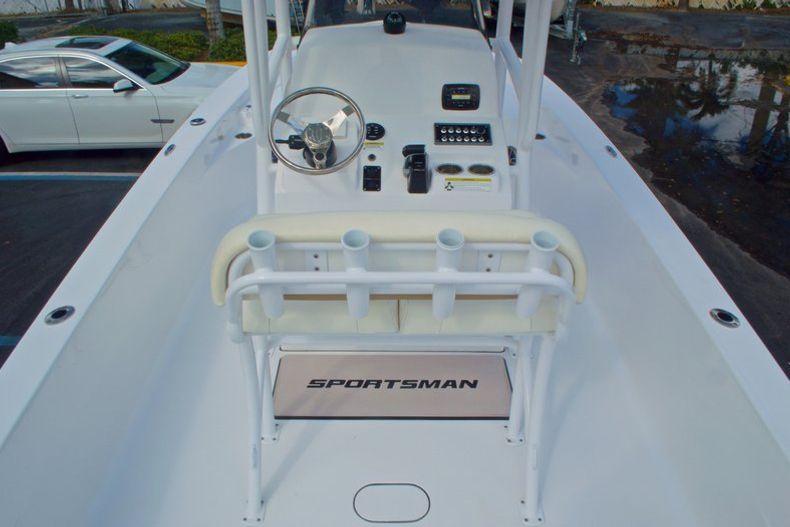 Thumbnail 9 for New 2014 Sportsman Masters 247 Bay Boat boat for sale in West Palm Beach, FL
