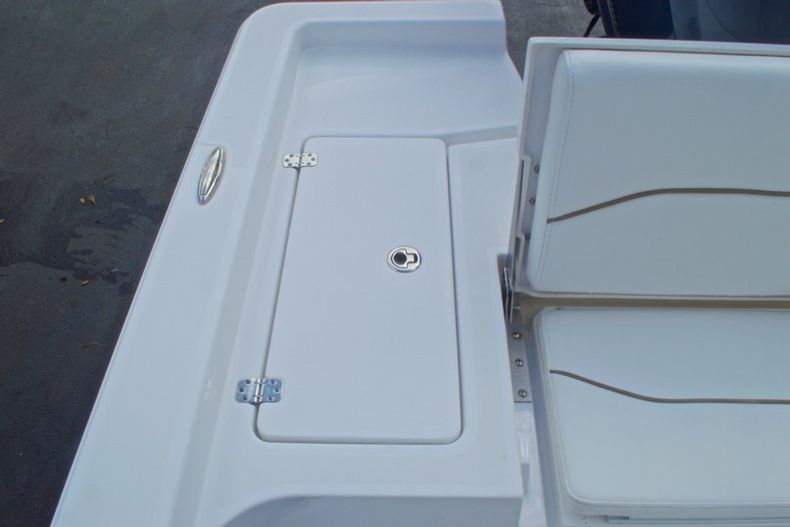 Thumbnail 15 for New 2014 Sportsman Masters 247 Bay Boat boat for sale in West Palm Beach, FL