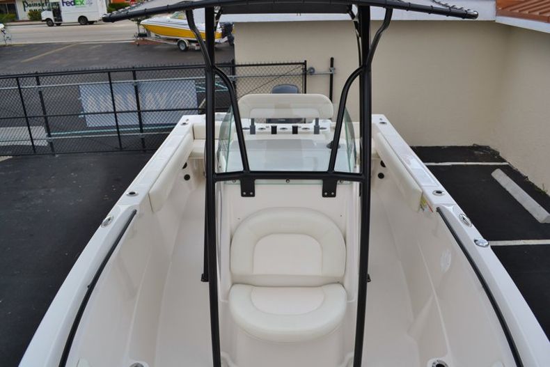 Thumbnail 17 for New 2015 Sailfish 220 CC Center Console boat for sale in West Palm Beach, FL
