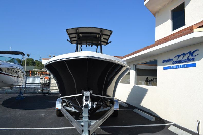 Thumbnail 2 for New 2015 Sailfish 220 CC Center Console boat for sale in West Palm Beach, FL