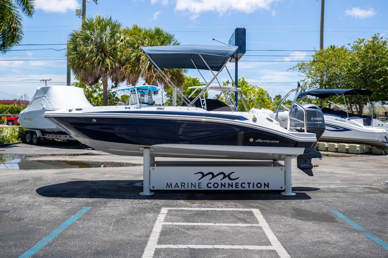 Thumbnail 4 for New 2022 Hurricane SunDeck Sport OB SS 185 OB boat for sale in West Palm Beach, FL