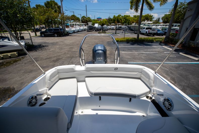Thumbnail 12 for New 2022 Hurricane SunDeck Sport OB SS 185 OB boat for sale in West Palm Beach, FL