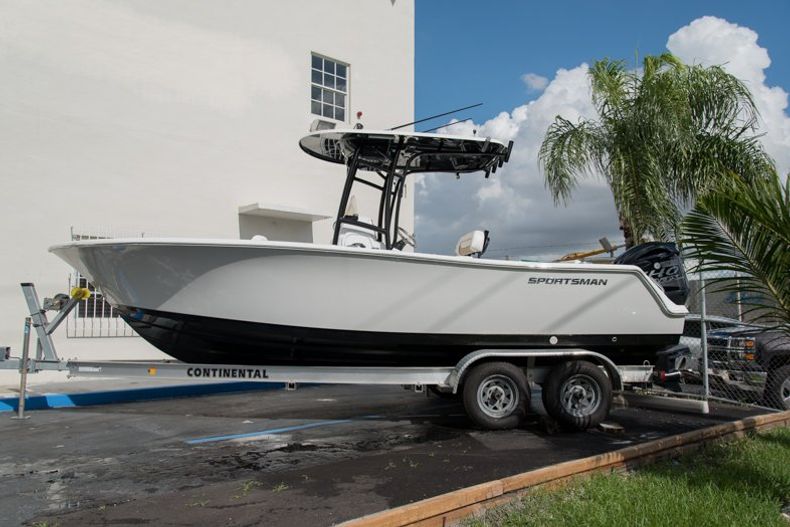 Thumbnail 7 for New 2016 Sportsman Open 232 XTREME Center Console boat for sale in West Palm Beach, FL