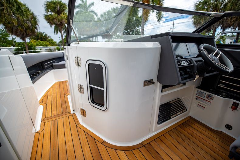 Thumbnail 42 for New 2022 Cobalt A29 boat for sale in West Palm Beach, FL