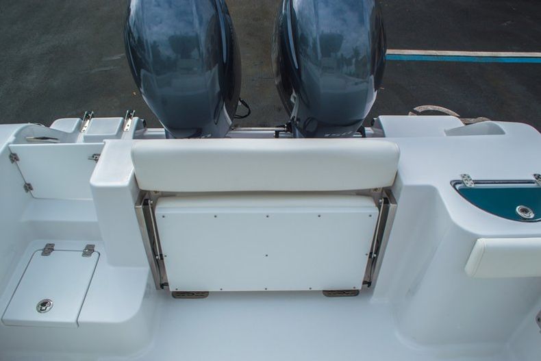 Thumbnail 16 for New 2016 Sportsman Open 252 Center Console boat for sale in Miami, FL