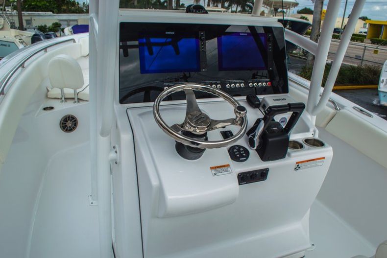Thumbnail 36 for New 2016 Sportsman Open 252 Center Console boat for sale in Miami, FL