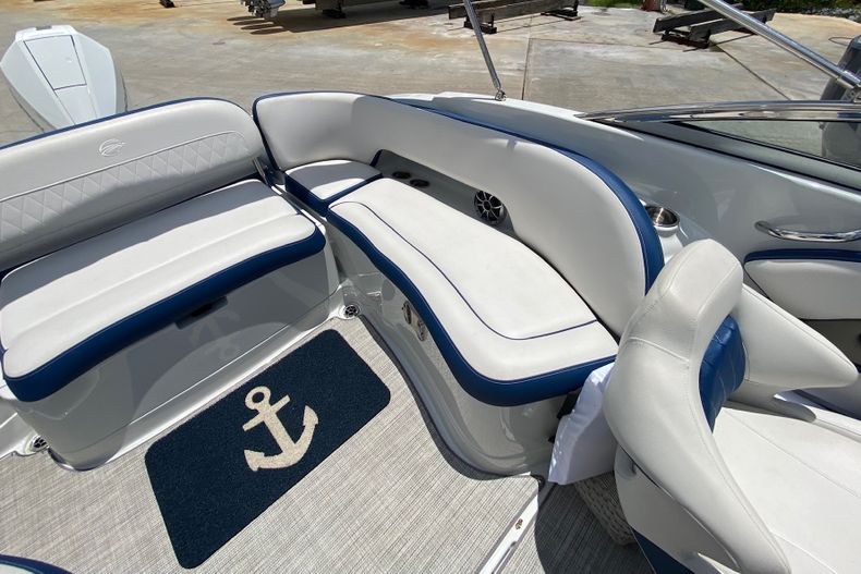 Thumbnail 5 for Used 2021 Crownline E255XS boat for sale in Stuart, FL