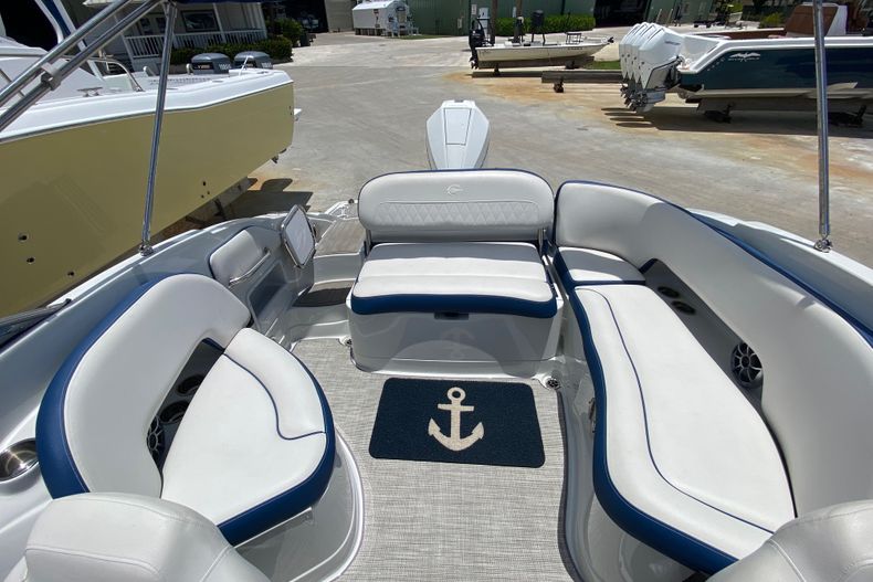 Thumbnail 4 for Used 2021 Crownline E255XS boat for sale in Stuart, FL