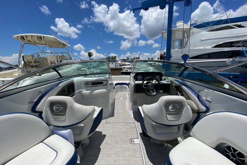 Thumbnail 6 for Used 2021 Crownline E255XS boat for sale in Stuart, FL