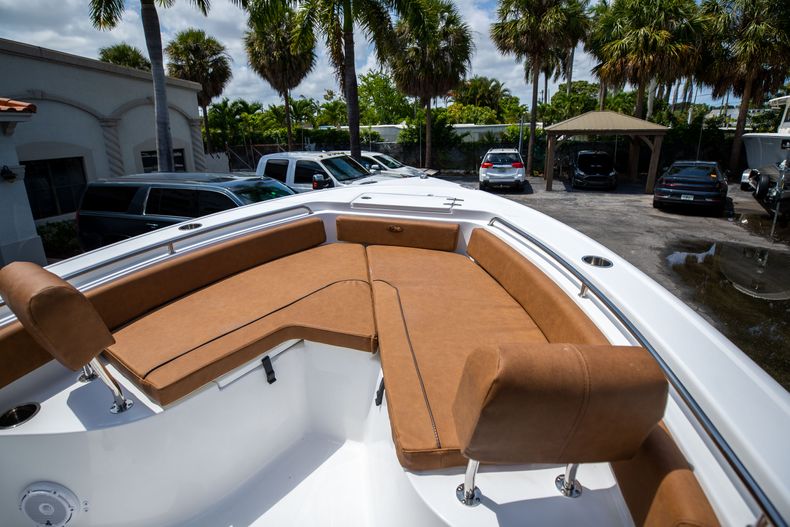 Thumbnail 26 for New 2022 Sea Hunt Ultra 229 boat for sale in West Palm Beach, FL