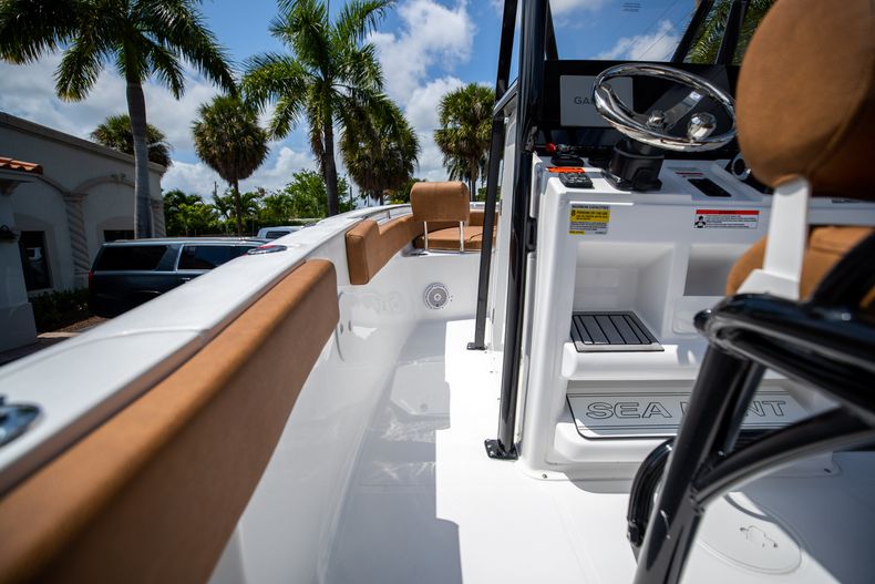 Thumbnail 15 for New 2022 Sea Hunt Ultra 229 boat for sale in West Palm Beach, FL