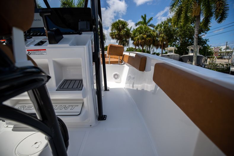 Thumbnail 14 for New 2022 Sea Hunt Ultra 229 boat for sale in West Palm Beach, FL