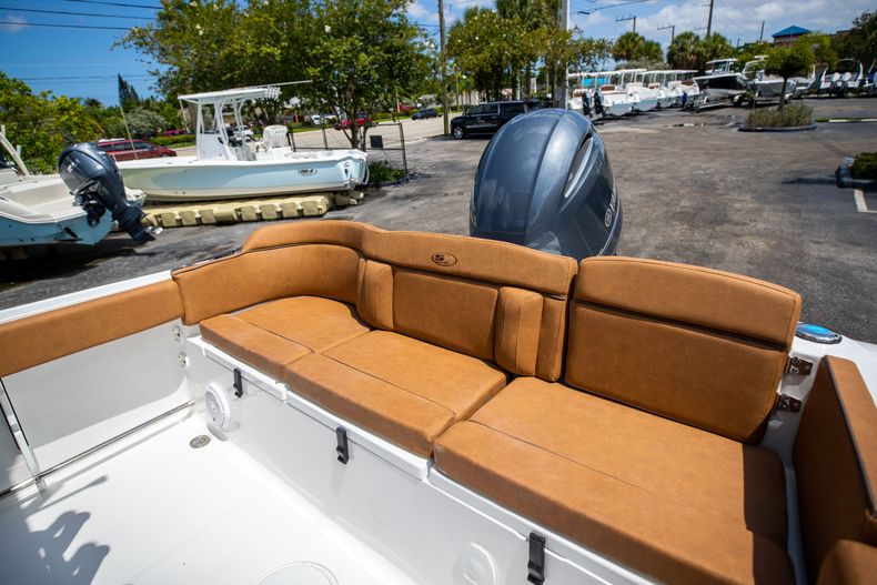 Thumbnail 12 for New 2022 Sea Hunt Ultra 229 boat for sale in West Palm Beach, FL