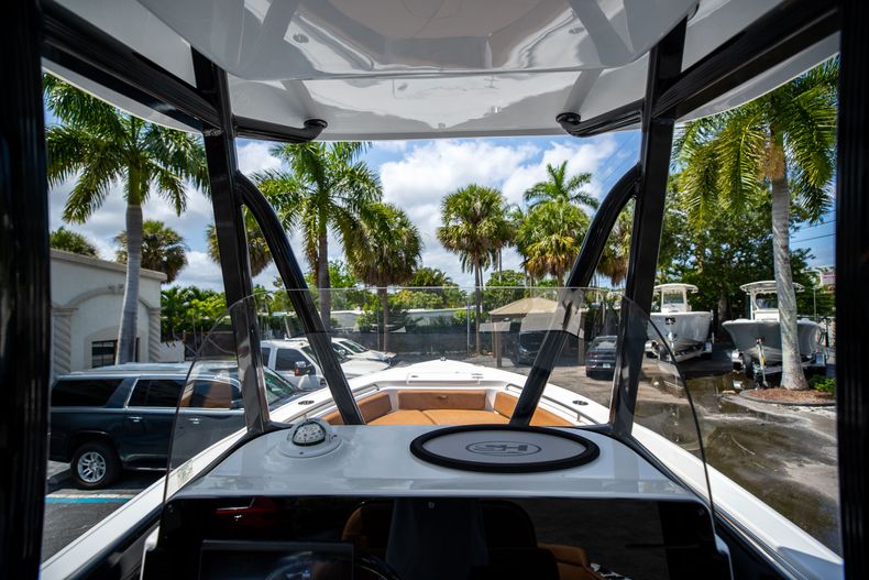 Thumbnail 20 for New 2022 Sea Hunt Ultra 229 boat for sale in West Palm Beach, FL