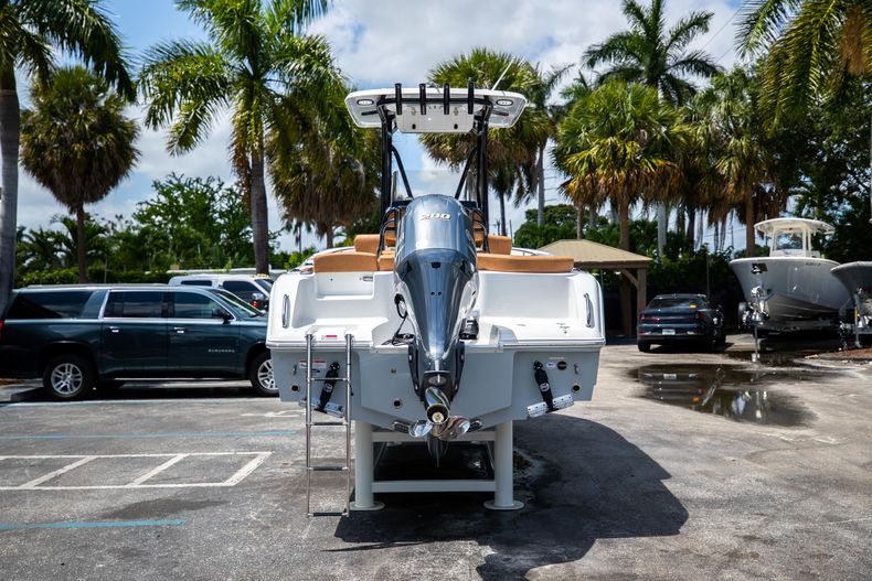 Thumbnail 6 for New 2022 Sea Hunt Ultra 229 boat for sale in West Palm Beach, FL