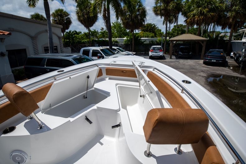 Thumbnail 27 for New 2022 Sea Hunt Ultra 229 boat for sale in West Palm Beach, FL