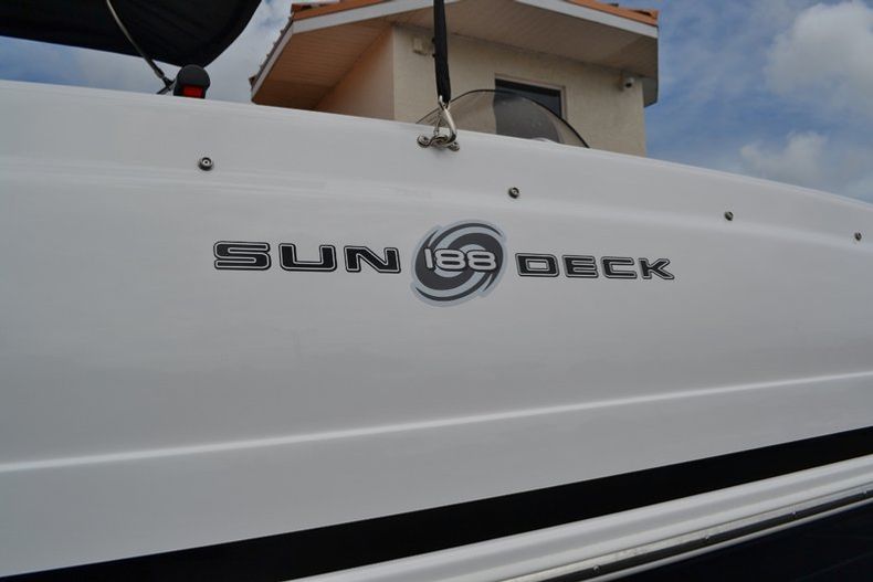 Thumbnail 9 for New 2016 Hurricane SunDeck Sport SS 188 OB boat for sale in Miami, FL