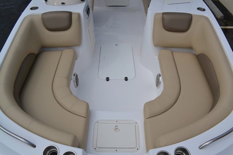 Thumbnail 15 for New 2016 Hurricane SunDeck Sport SS 188 OB boat for sale in Miami, FL