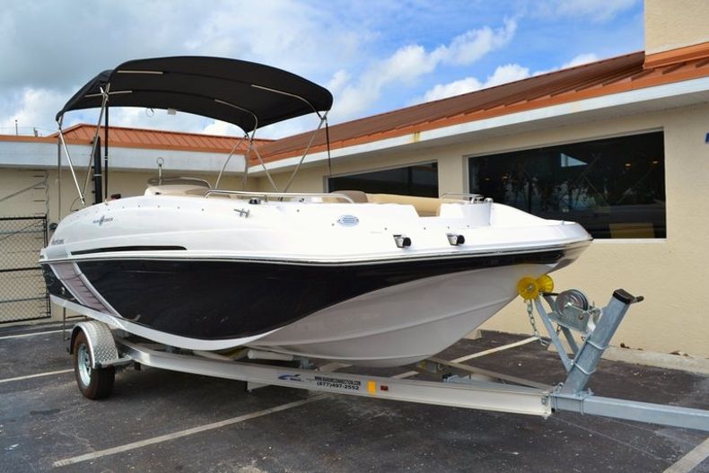 Thumbnail 1 for New 2016 Hurricane SunDeck Sport SS 188 OB boat for sale in Miami, FL