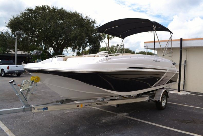 Thumbnail 3 for New 2016 Hurricane SunDeck Sport SS 188 OB boat for sale in Miami, FL