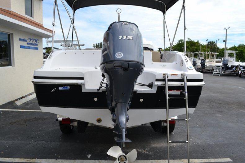 Thumbnail 5 for New 2016 Hurricane SunDeck Sport SS 188 OB boat for sale in Miami, FL