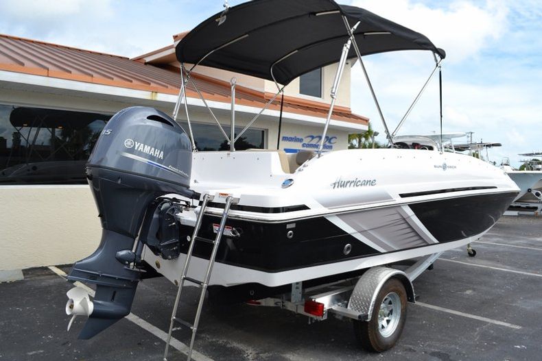 Thumbnail 6 for New 2016 Hurricane SunDeck Sport SS 188 OB boat for sale in Miami, FL