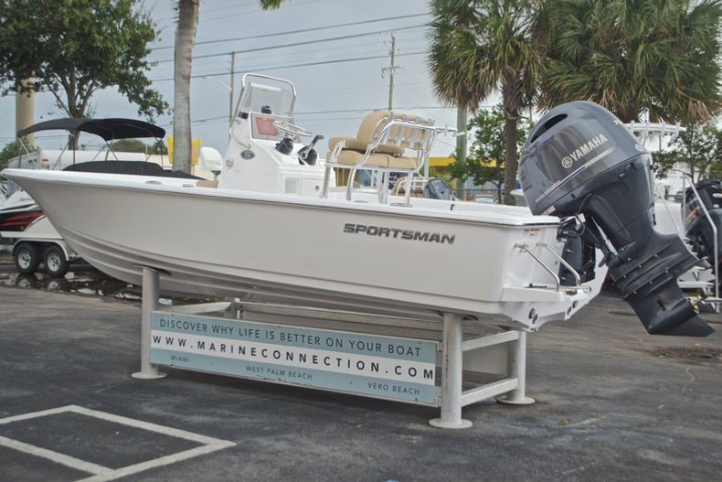Thumbnail 6 for New 2017 Sportsman Masters 207 Bay Boat boat for sale in Vero Beach, FL