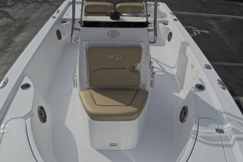Thumbnail 36 for New 2017 Sportsman Masters 207 Bay Boat boat for sale in Vero Beach, FL