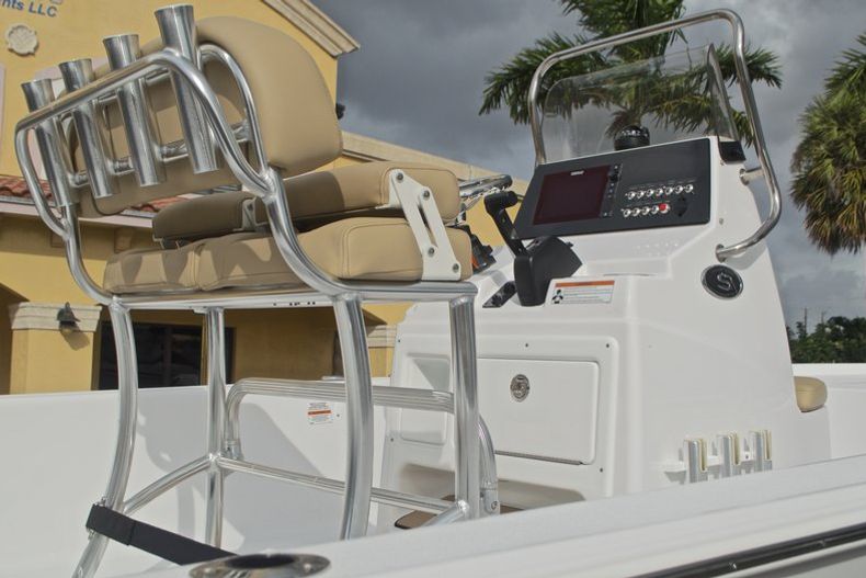 Thumbnail 9 for New 2017 Sportsman Masters 207 Bay Boat boat for sale in Vero Beach, FL