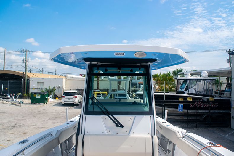Thumbnail 39 for Used 2021 Blackfin 272CC boat for sale in Fort Lauderdale, FL