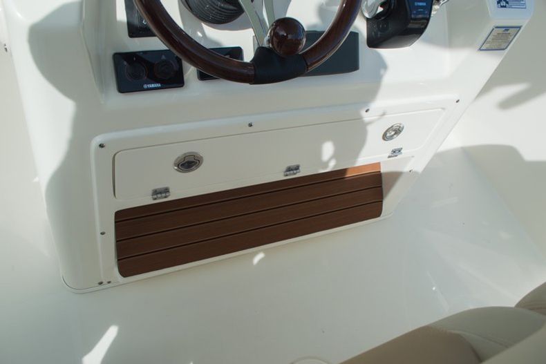 Thumbnail 53 for New 2016 Cobia 277 Center Console boat for sale in West Palm Beach, FL