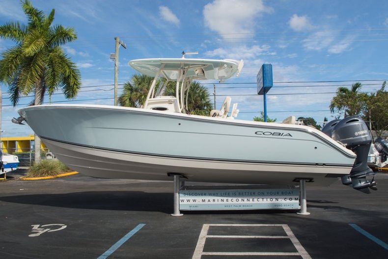 Thumbnail 6 for New 2016 Cobia 277 Center Console boat for sale in West Palm Beach, FL