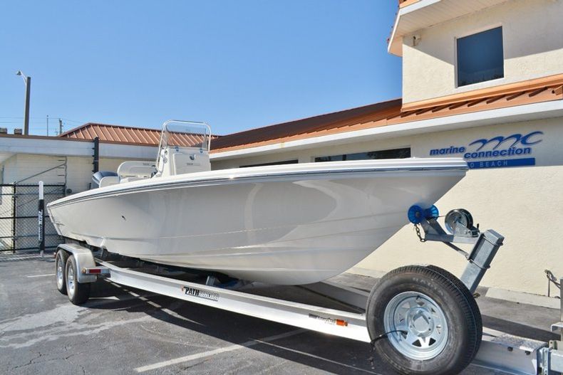 Thumbnail 1 for New 2016 Pathfinder 2600 HPS Bay Boat boat for sale in Vero Beach, FL
