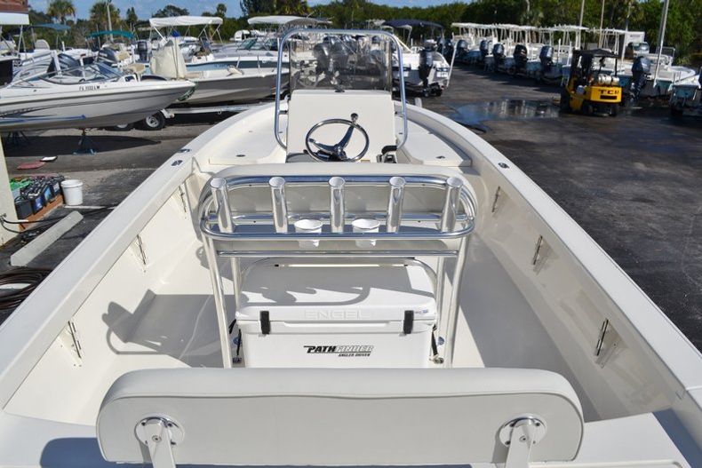 Thumbnail 9 for New 2016 Pathfinder 2600 HPS Bay Boat boat for sale in Vero Beach, FL