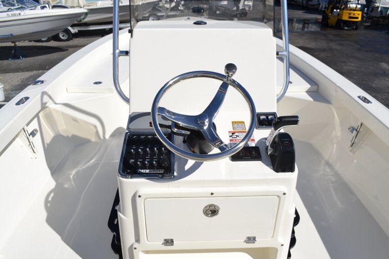 Thumbnail 10 for New 2016 Pathfinder 2600 HPS Bay Boat boat for sale in Vero Beach, FL