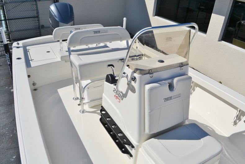 Thumbnail 14 for New 2016 Pathfinder 2600 HPS Bay Boat boat for sale in Vero Beach, FL