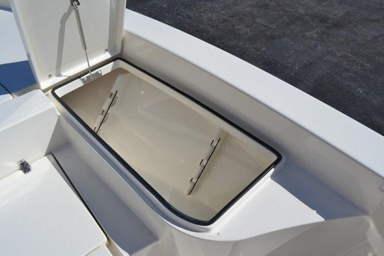 Thumbnail 17 for New 2016 Pathfinder 2600 HPS Bay Boat boat for sale in Vero Beach, FL