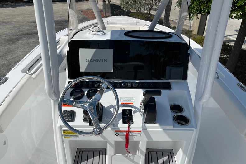 Thumbnail 10 for New 2022 Sea Hunt Ultra 219 boat for sale in Vero Beach, FL