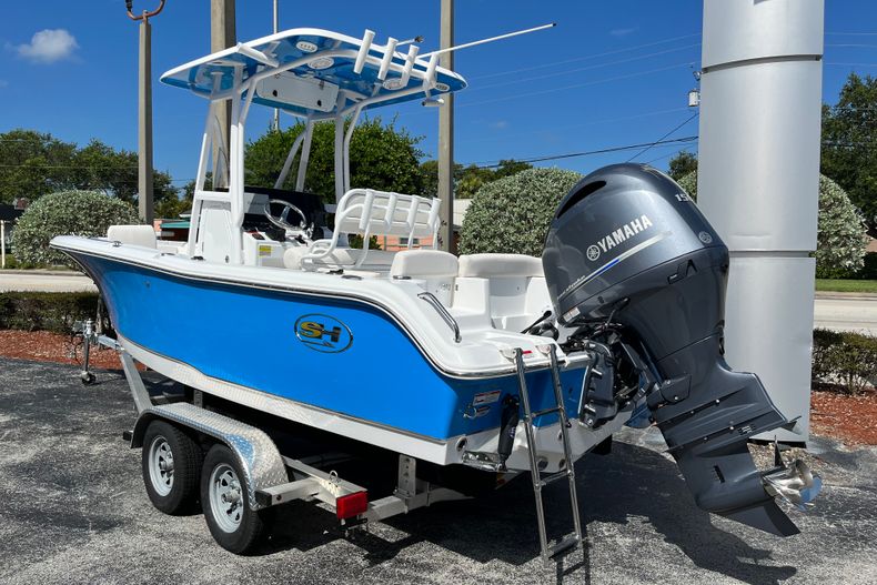Thumbnail 3 for New 2022 Sea Hunt Ultra 219 boat for sale in Vero Beach, FL