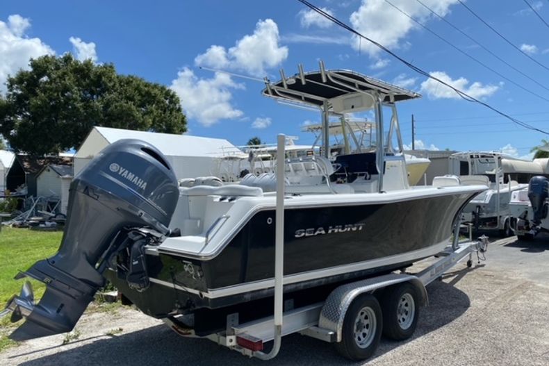 Thumbnail 3 for Used 2015 Sea Hunt Ultra 234 boat for sale in West Palm Beach, FL